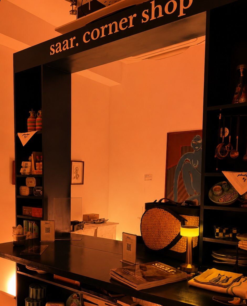 SAAR Objects — corner shop retail installation